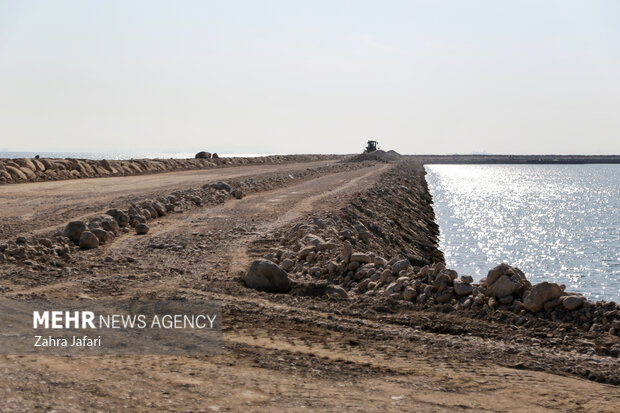 بازدید استاندار هرمزگان از پروژه های عمرانی مهم بندرعباس