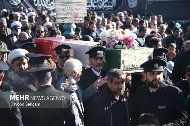 مراسم تشییع و خاکسپاری شهید گمنام در زائرسرای رضوی