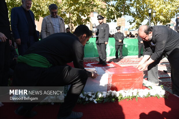 مراسم تشییع و خاکسپاری شهید گمنام در زائرسرای رضوی