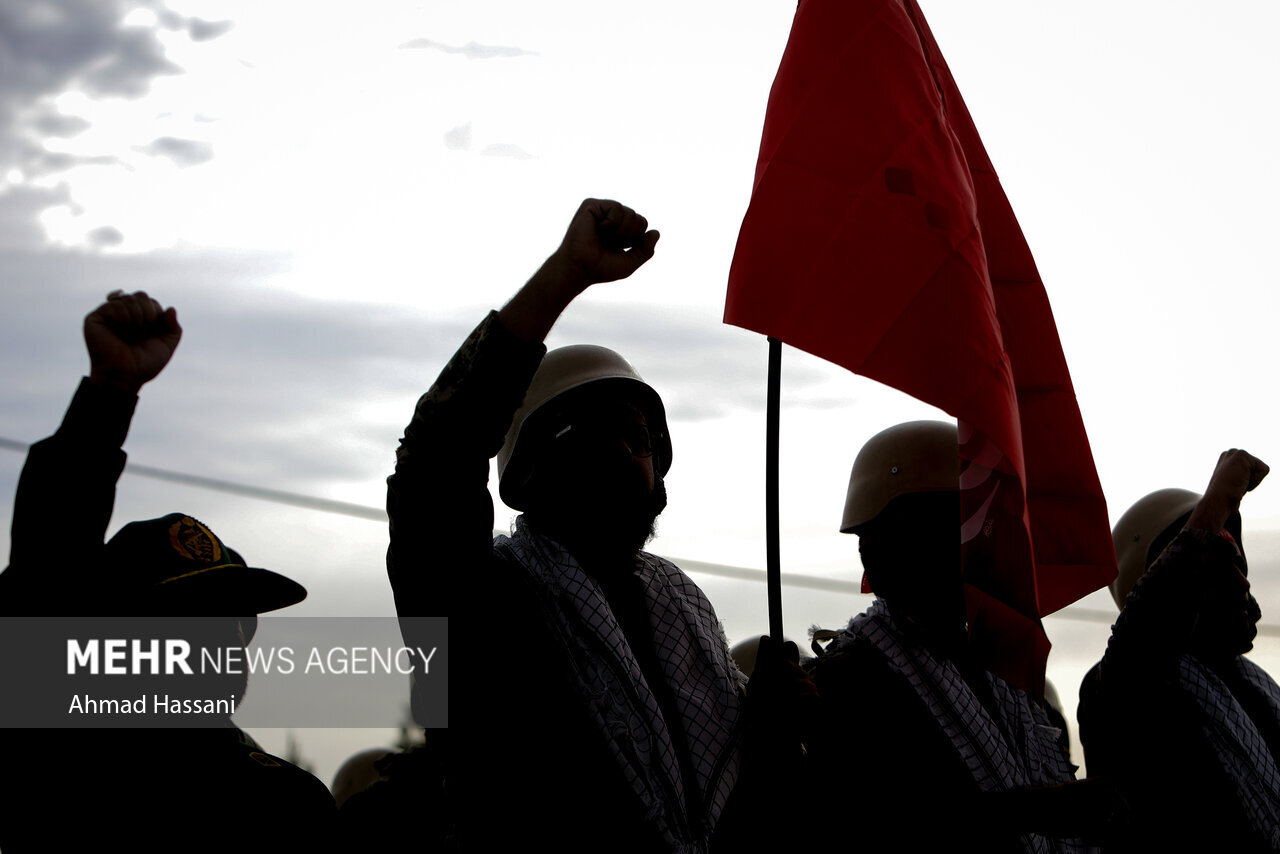 «بسیجی» از نگاه قرآن؛ مجاهدانی که خدا دوستشان دارد