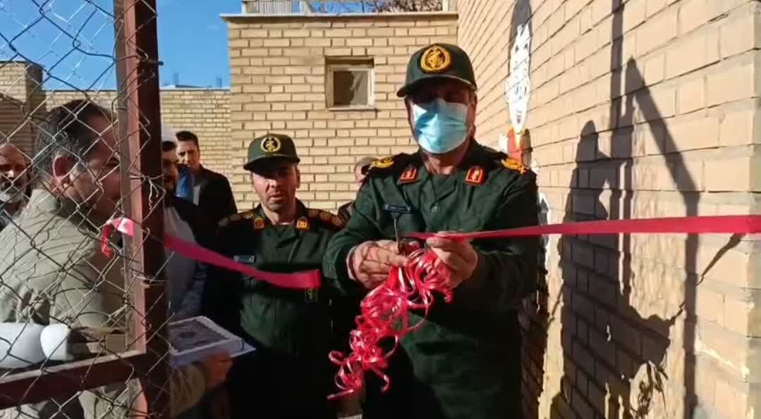 چمن مصنوعی مدرسه رستگاران دهگلان به بهرهبرداری رسید