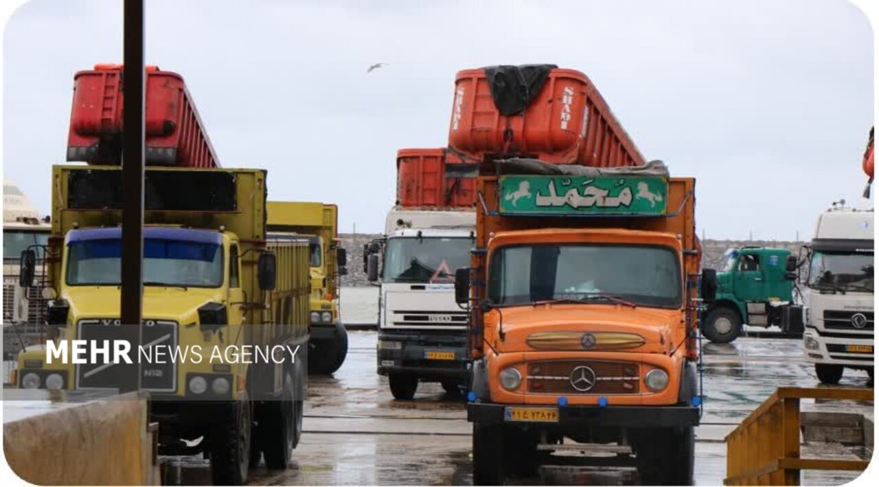 حدادی: بیش از ۷ میلیون تن کالا در گیلان جا به جا شد حدادی: بیش از ۷ میلیون تن کالا در گیلان جا به جا شد