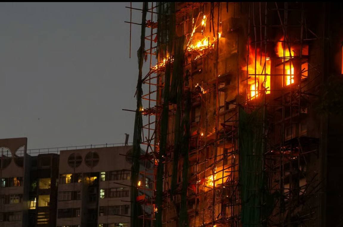 كنگ،هنگ،گرفتار،حادثه