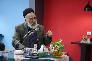 میرشکاک: مصرف‌گرایی و واژه‌های بیگانه میراث ایرانی را نابود می‌کند