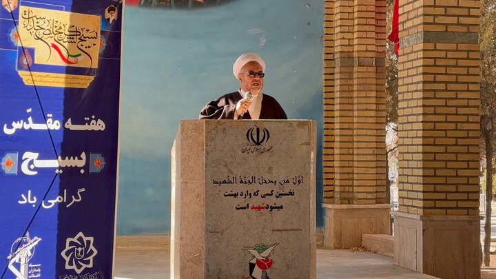 امام جمعه قوچان: تفکر بسیجی کشور را در بحران‌ها یاری می‌دهد