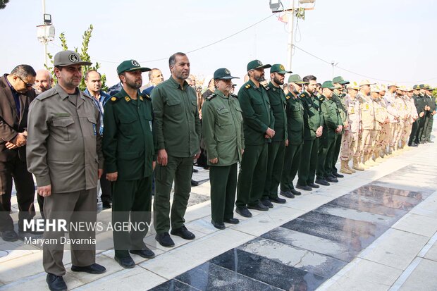 گلباران مزارشهدا به مناسبت هفته بسیج در بجنورد