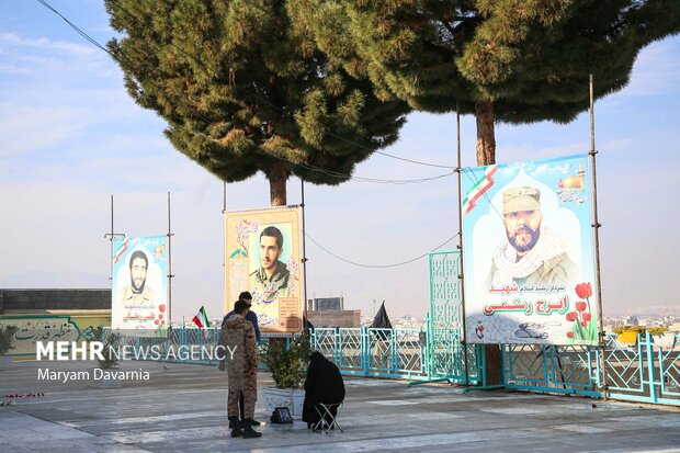 گلباران مزارشهدا به مناسبت هفته بسیج در بجنورد