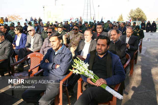 گلباران مزارشهدا به مناسبت هفته بسیج در بجنورد