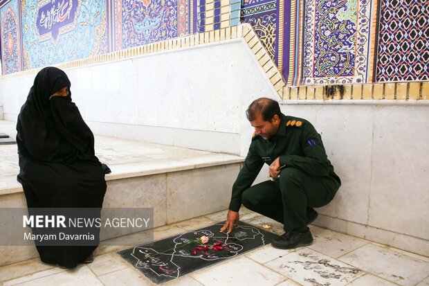 گلباران مزارشهدا به مناسبت هفته بسیج در بجنورد