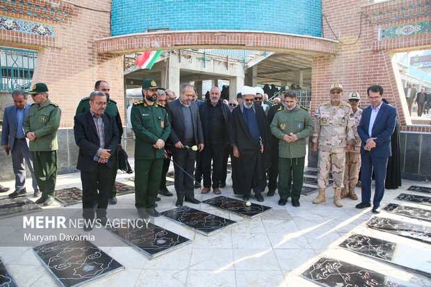گلباران مزارشهدا به مناسبت هفته بسیج در بجنورد