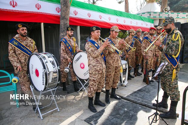 گلباران مزارشهدا به مناسبت هفته بسیج در بجنورد