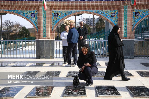 گلباران مزارشهدا به مناسبت هفته بسیج در بجنورد