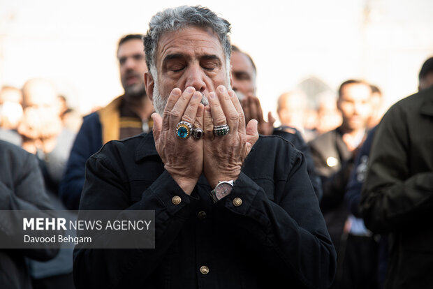 اقامه نماز طلب باران در حرم مطهر امام رضا (ع)