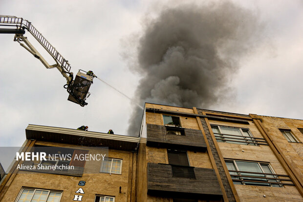 آتش‌سوزی ساختمان مسکونی در محله لب آب رشت