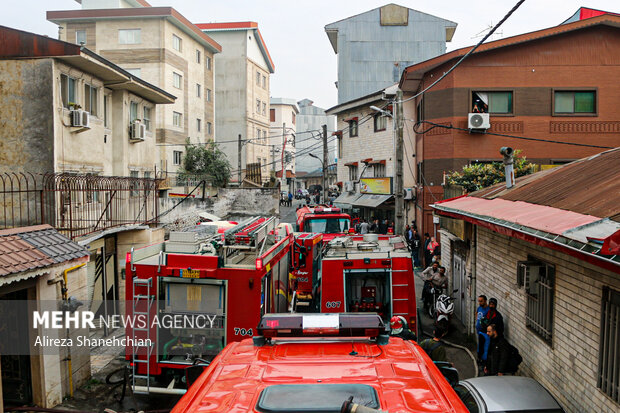 آتش‌سوزی ساختمان مسکونی در محله لب آب رشت