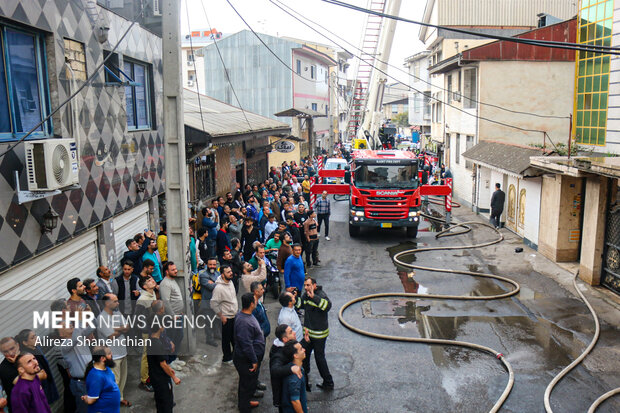 آتش‌سوزی ساختمان مسکونی در محله لب آب رشت