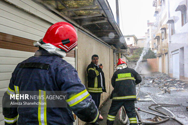 آتش‌سوزی ساختمان مسکونی در محله لب آب رشت