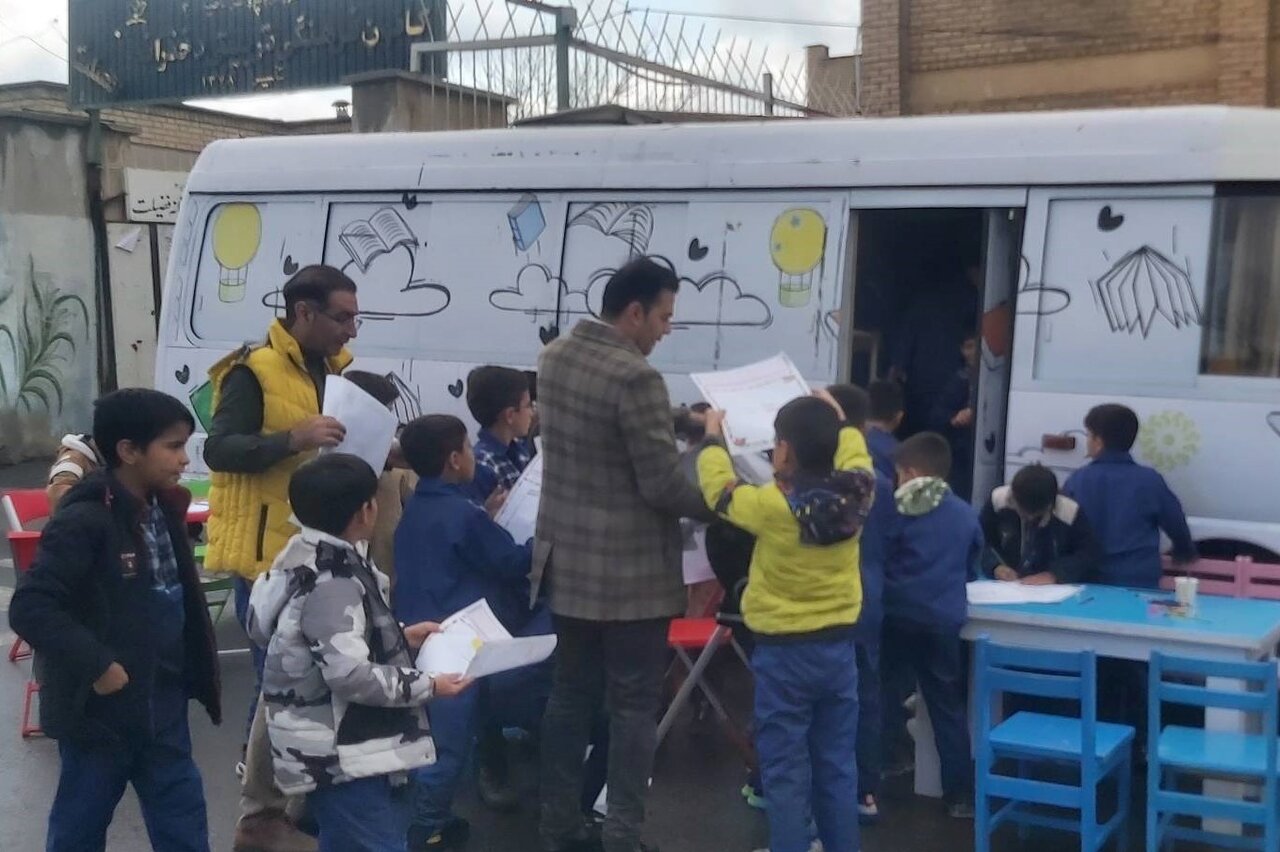 قصه و رنگ در کوچه‌های تبریز؛ روایت مهر از فعالیت کتابخانه‌های سیار