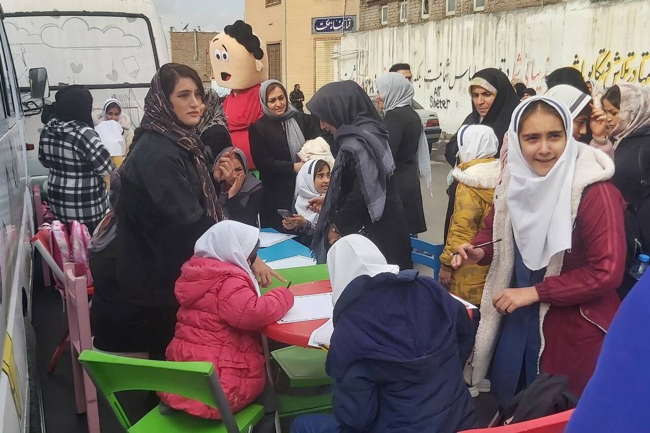 قصه و رنگ در کوچه‌های تبریز؛ روایت مهر از فعالیت کتابخانه‌های سیار