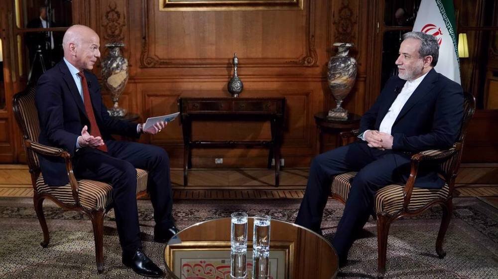 Iranski zunanji minister Araghchi: ZDA morajo opustiti napihnjene zahteve in se resno pogajati