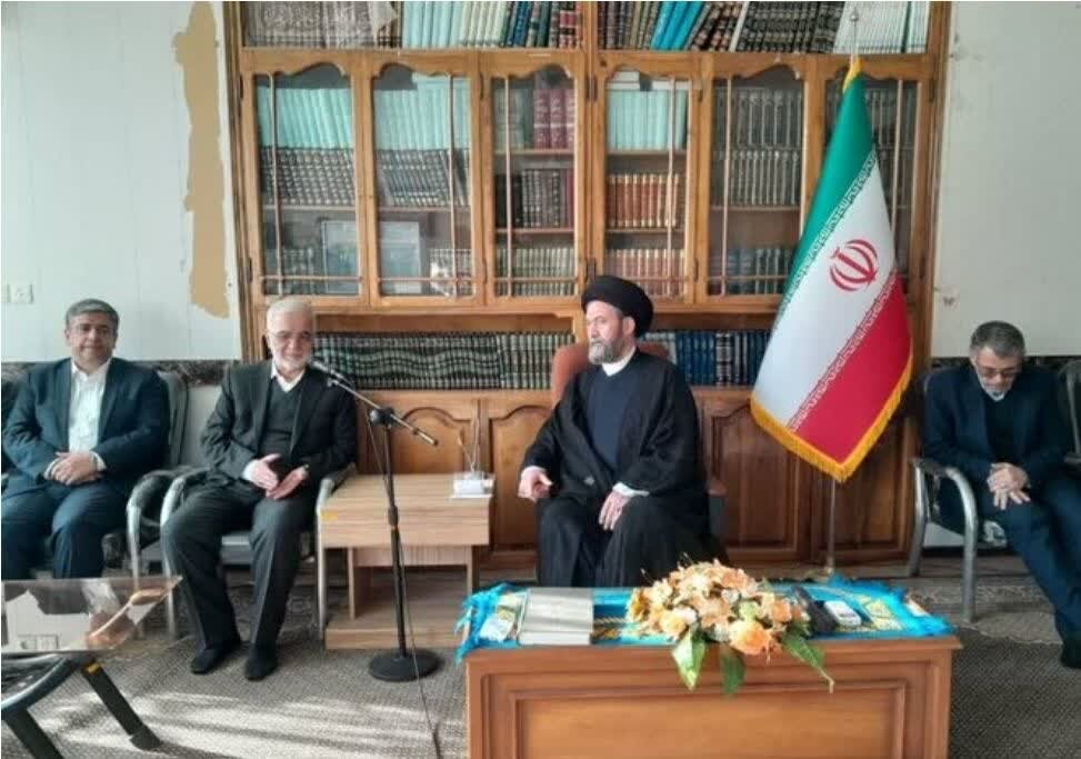 مومنی:اختیارات کامل به استان‌ها واگذار می‌شود