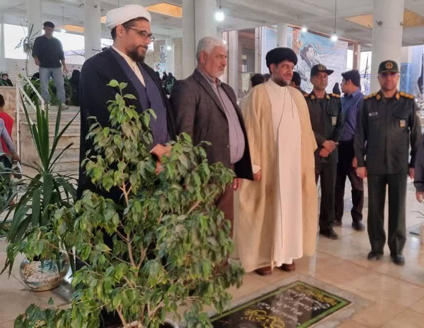 آئین تجدید میثاق با شهدا در گناوه برگزار شد