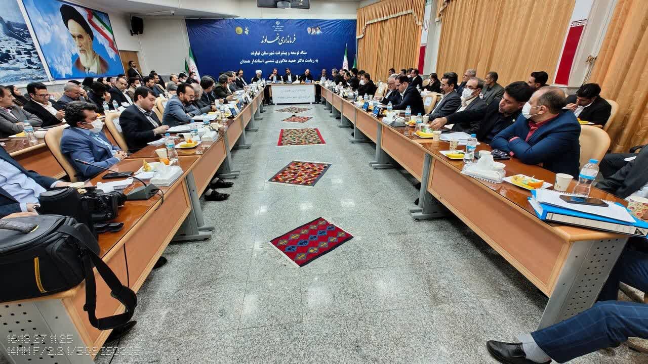 تأکید استاندار همدان بر توسعه نهاوند با همکاری بخش خصوصی