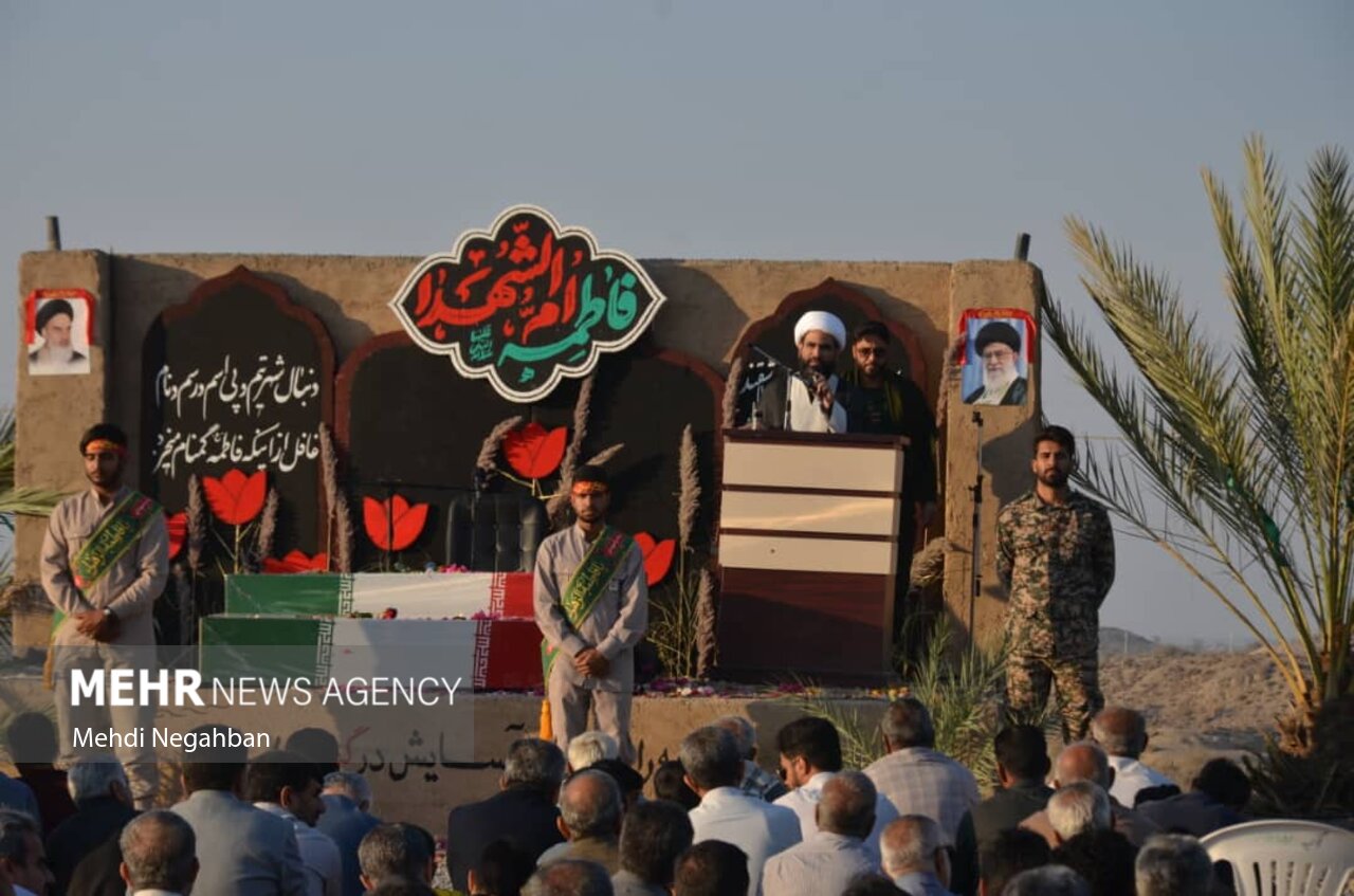 یک شهید گمنام در دهستان دهدار رودان آرام گرفت یک شهید گمنام در دهستان دهدار رودان آرام گرفت