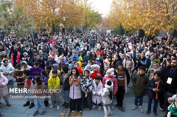 برگریزان هگمتانه