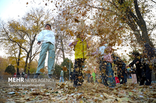 برگریزان هگمتانه