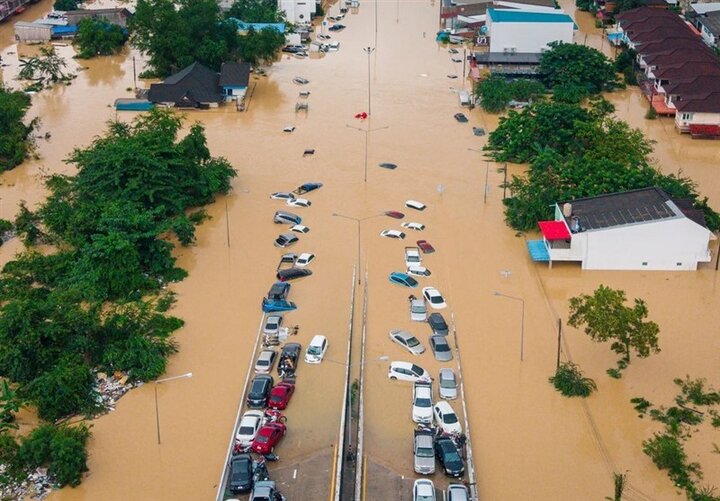 Thailand flood death toll reaches 145