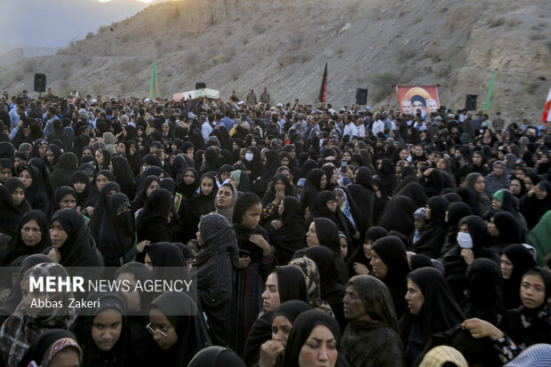 تشییع و خاکسپاری شهید گمنام در شهر بیکاه رودان