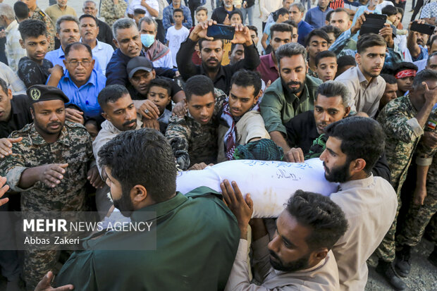 تشییع و خاکسپاری شهید گمنام در شهر بیکاه رودان