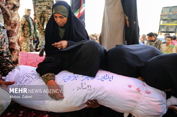 تشییع و خاکسپاری شهید گمنام در شهر بیکاه رودان