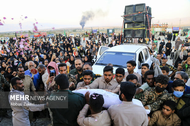 تشییع و خاکسپاری شهید گمنام در شهر بیکاه رودان