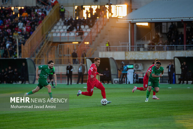 لیگ برتر فوتبال - شمس‌آذر و پرسپولیس