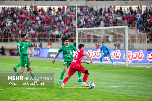 لیگ برتر فوتبال - شمس‌آذر و پرسپولیس