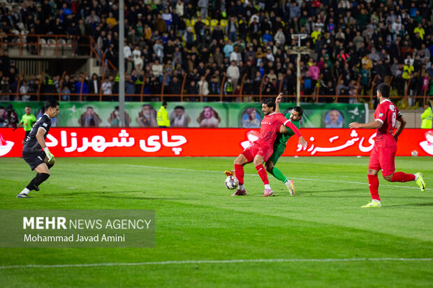 لیگ برتر فوتبال - شمس‌آذر و پرسپولیس