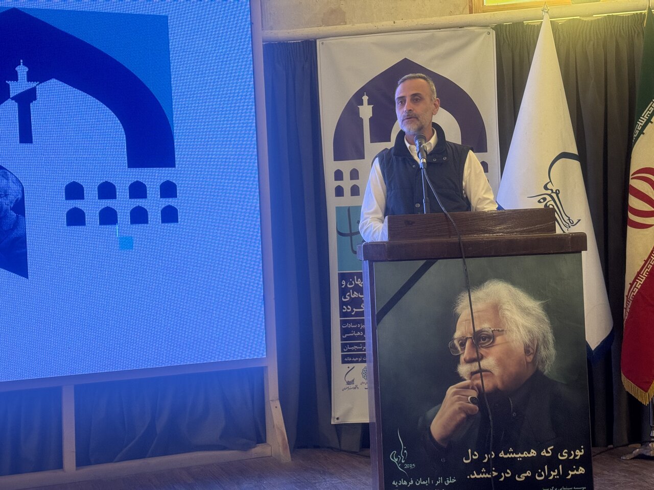 هنر و آثار فرشچیان؛ سرمایهای ژئوپلیتیک و سودآورتر از صنعت فولاد هنر و آثار فرشچیان؛سرمایه ژئوپلیتیک و صدها برابر سودآورتر ازصنعت فولاد