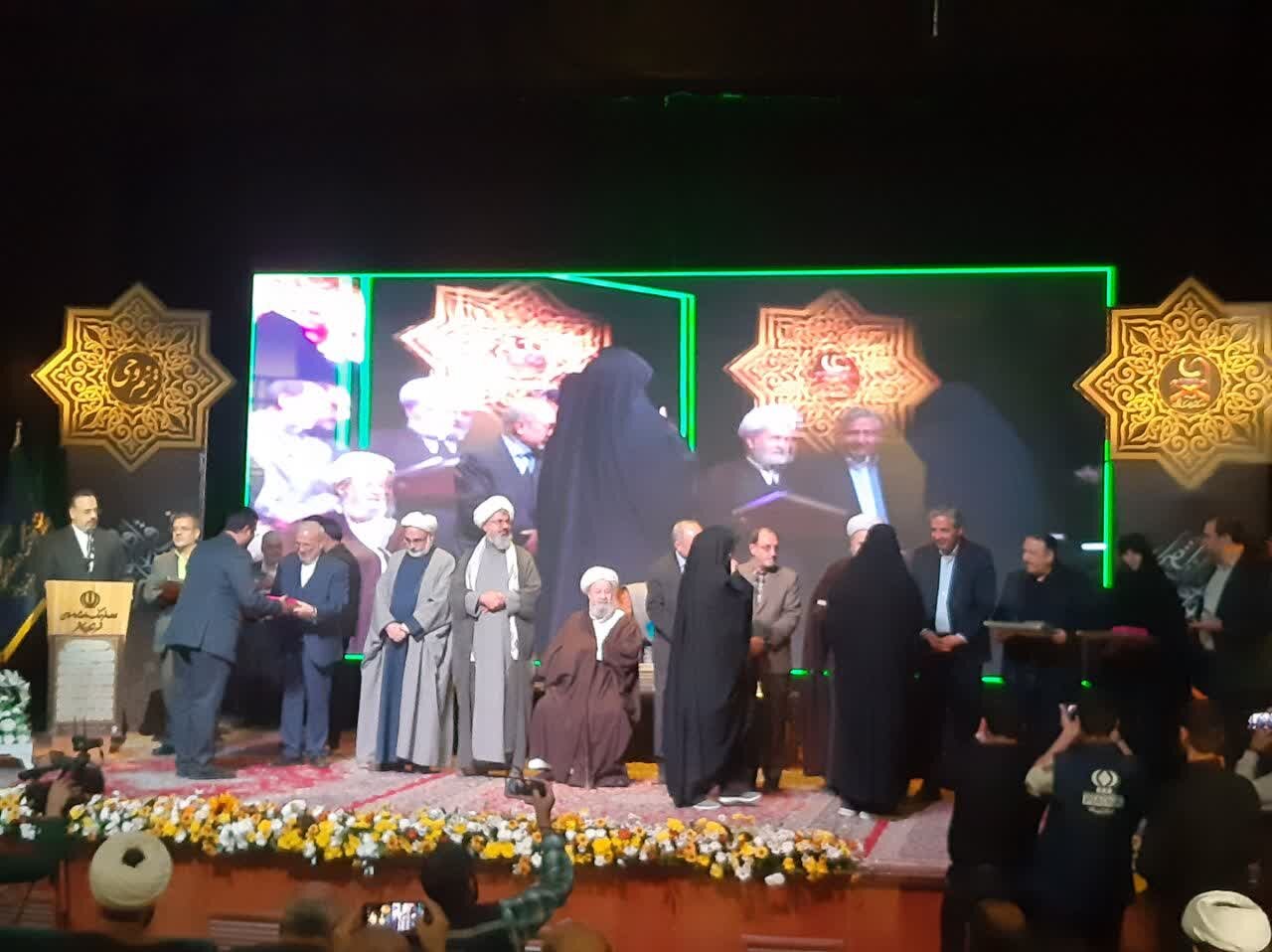 آیین تجلیل از حافظان و خادمان مهد قرآن کریم سراسر کشور در کاشمر