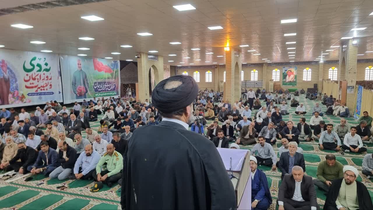 امام جمعه گناوه: نقدها باید عاقلانه و دلسوزانه باشد