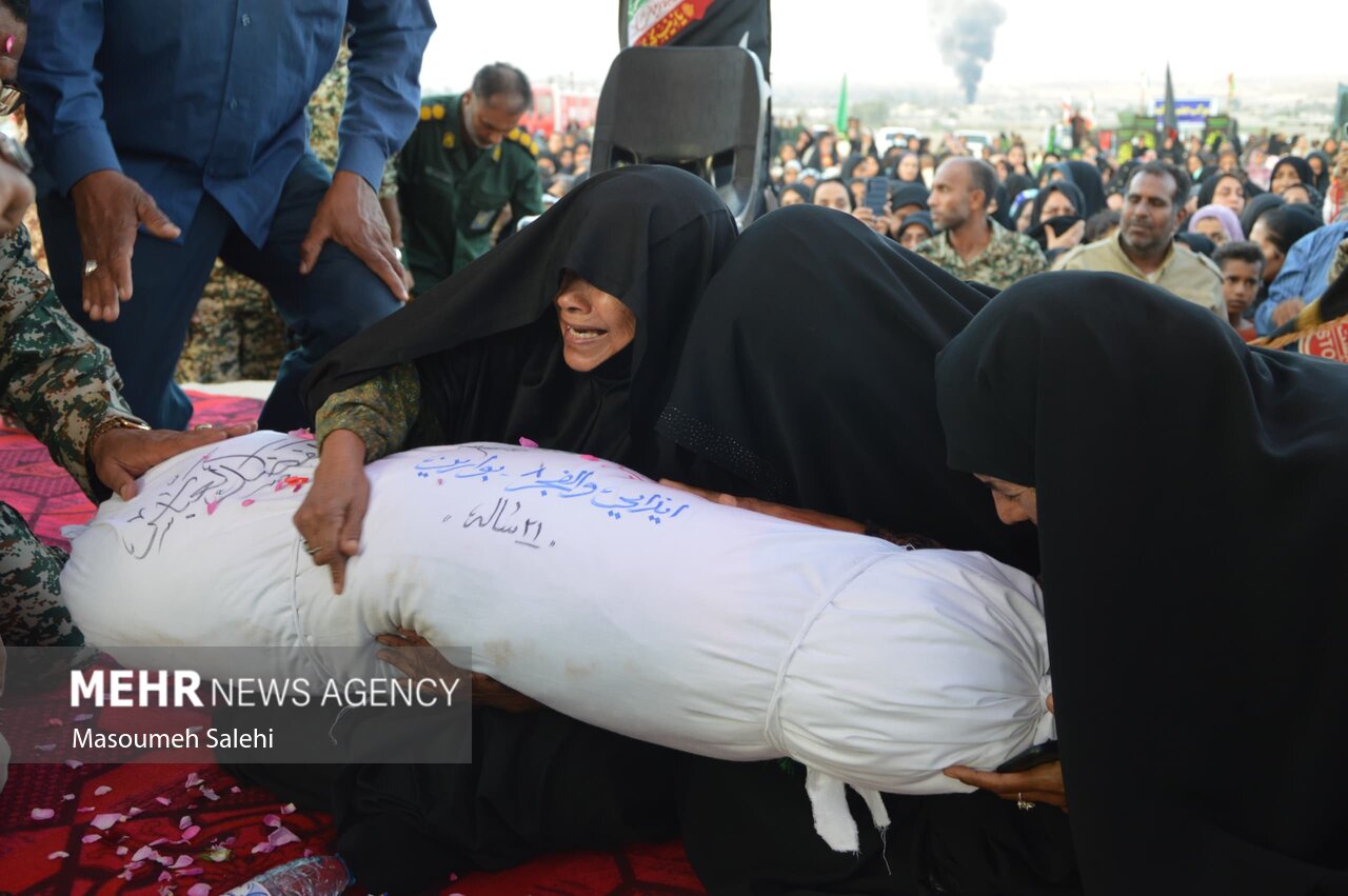 شهید گمنام هشت سال دفاع مقدس در بیکاه آرام گرفت‌