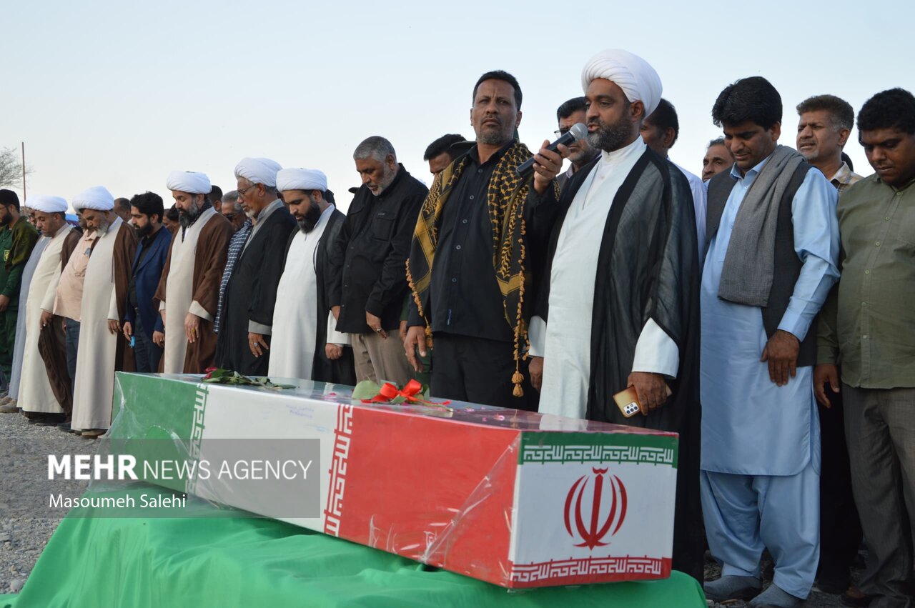 شهید گمنام هشت سال دفاع مقدس در بیکاه آرام گرفت‌