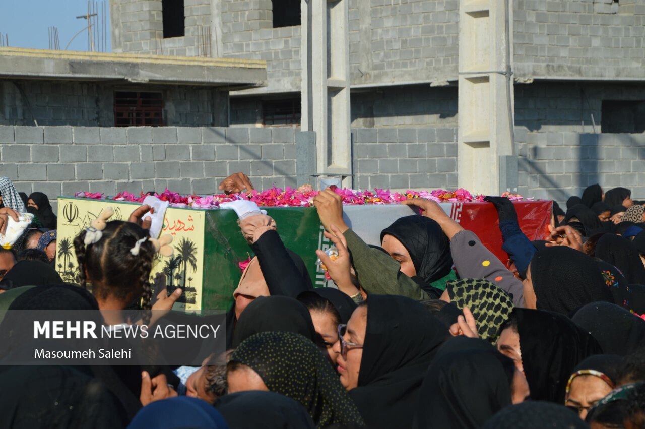 شهید گمنام هشت سال دفاع مقدس در بیکاه آرام گرفت