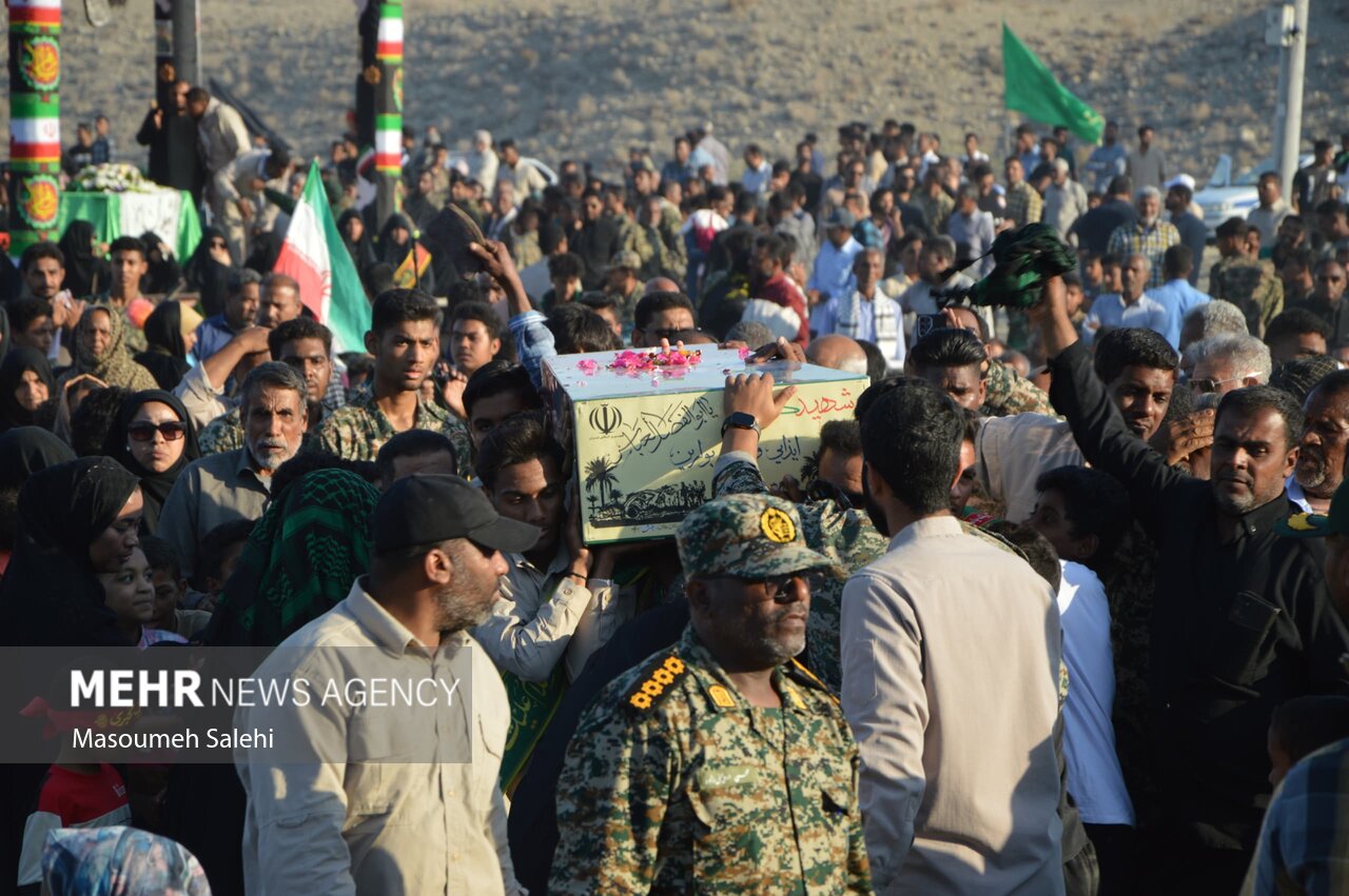 شهید گمنام هشت سال دفاع مقدس در بیکاه آرام گرفت