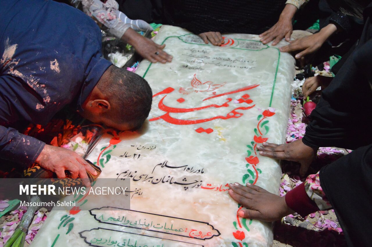 شهید گمنام هشت سال دفاع مقدس در بیکاه آرام گرفت‌