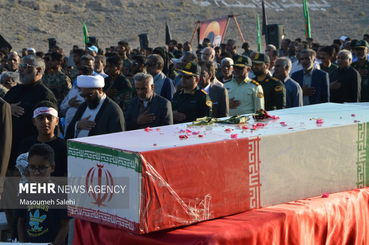 شهید گمنام هشت سال دفاع مقدس در بیکاه آرام گرفت