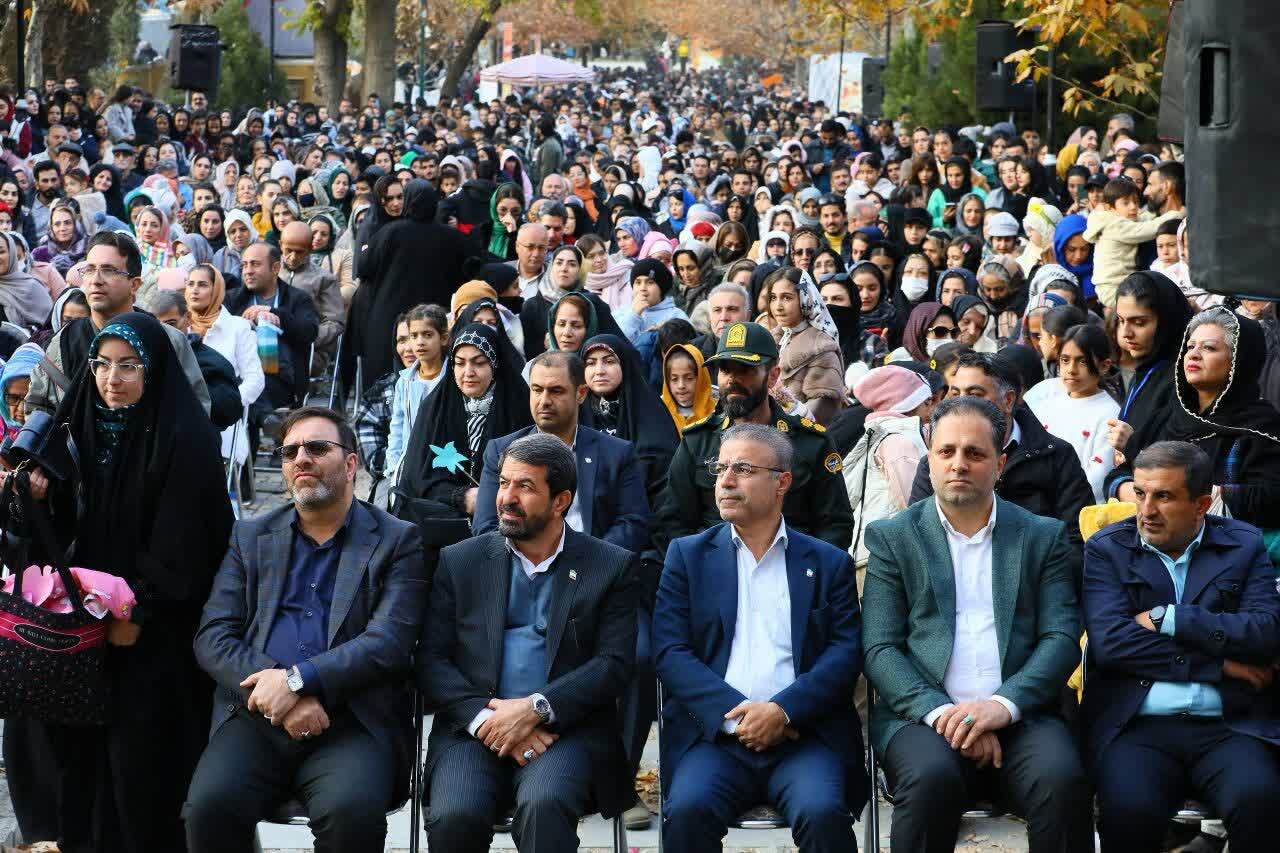 سومین جشنواره برگ‌ریزان هگمتانه؛ تلفیق طبیعت پاییزی و شکوه همدان