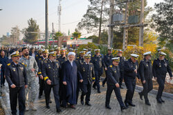 تقرير مصور...قادة القوات البحرية يزورون شهداء جنة ​​الزهراء في طهران