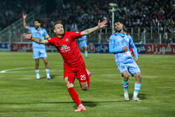 لیگ برتر فوتبال - تراکتور و چادرملو اردکان